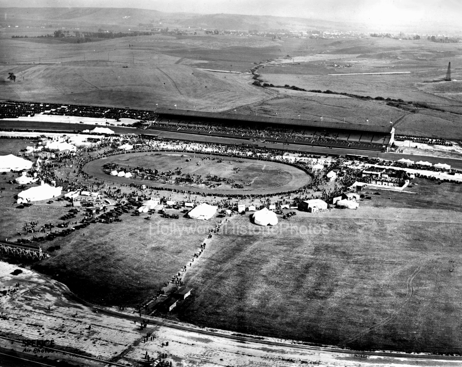 Beverly Hills Speedway 1922 2 Actors Festival.jpg